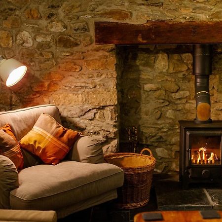 St Davids Hideaway With Roll-Top Bath & Log Burner מראה חיצוני תמונה