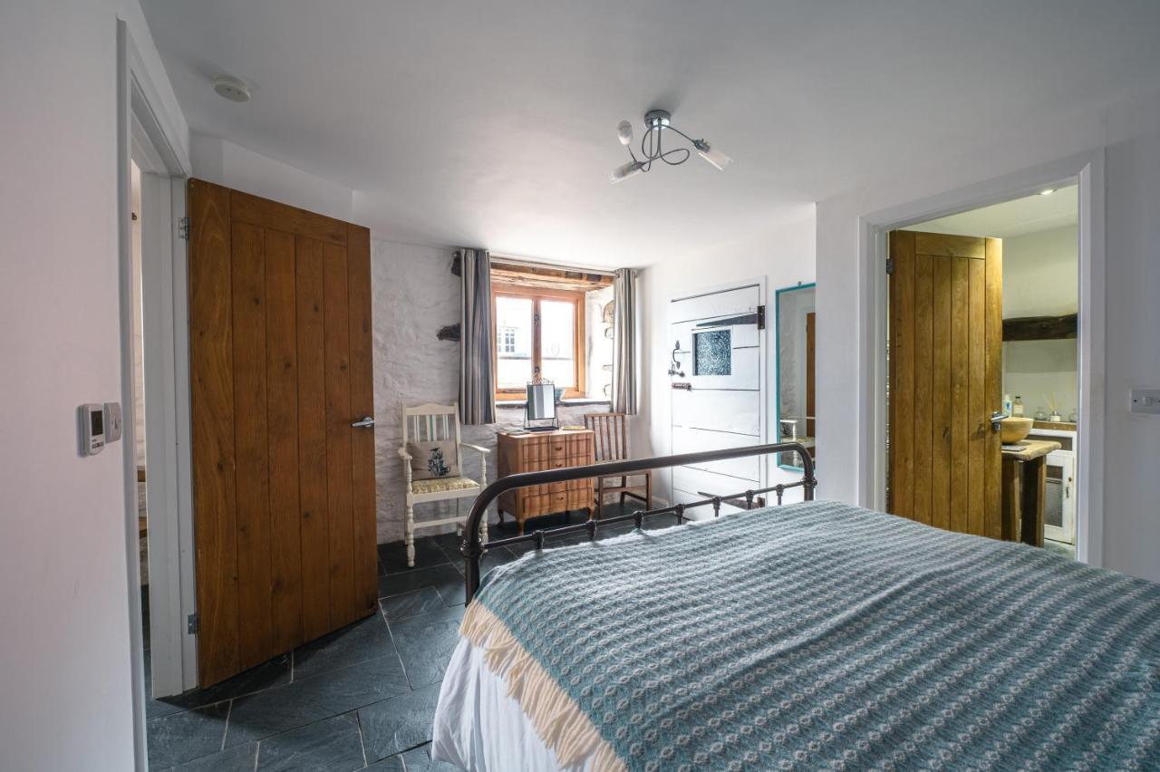 St Davids Hideaway With Roll-Top Bath & Log Burner מראה חיצוני תמונה