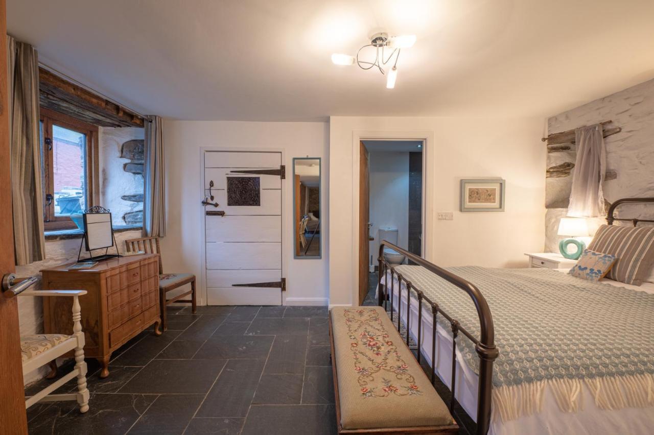 St Davids Hideaway With Roll-Top Bath & Log Burner מראה חיצוני תמונה