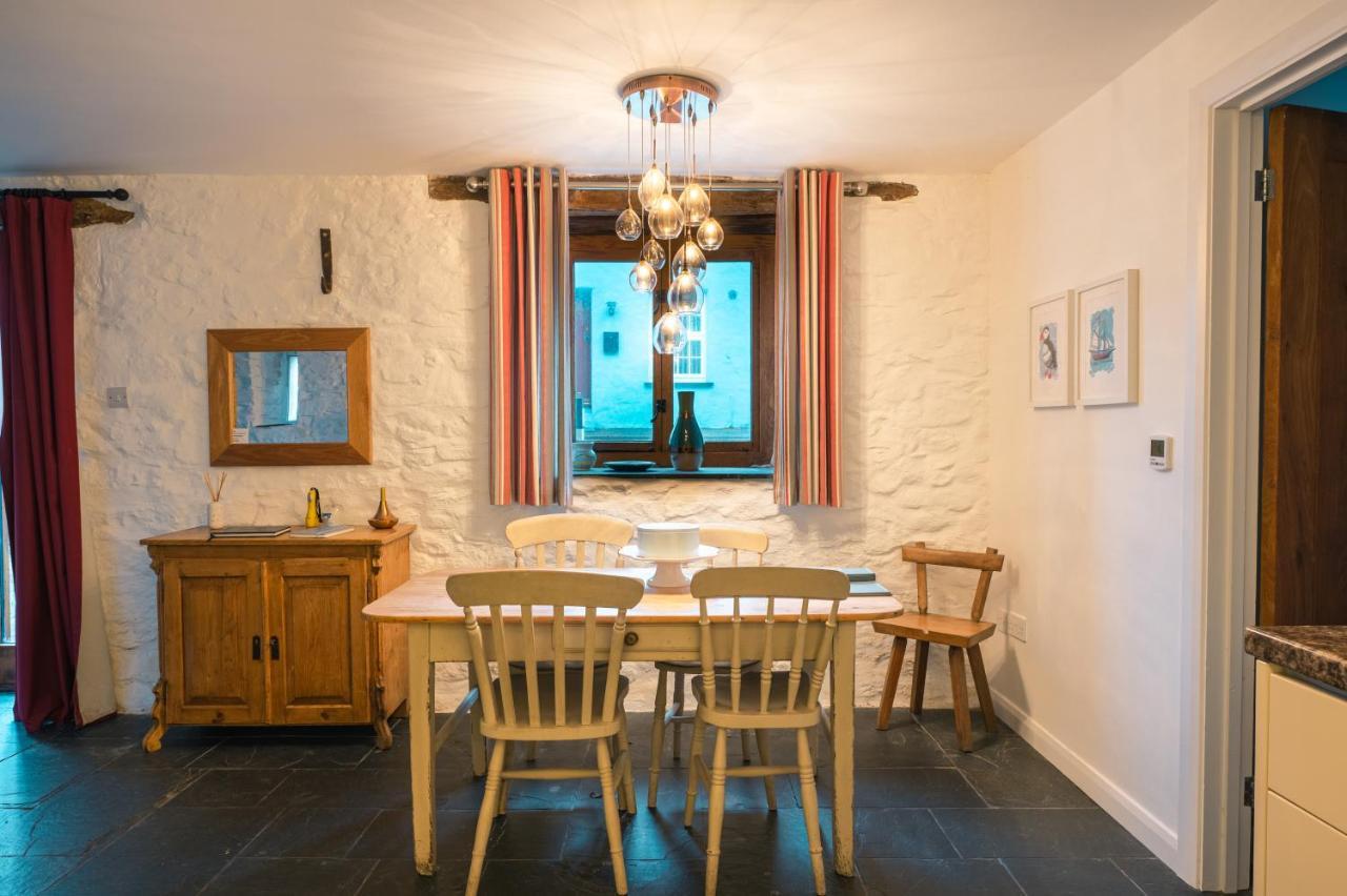 St Davids Hideaway With Roll-Top Bath & Log Burner מראה חיצוני תמונה