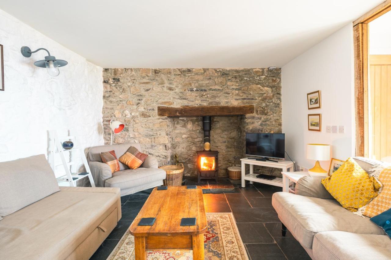 St Davids Hideaway With Roll-Top Bath & Log Burner מראה חיצוני תמונה