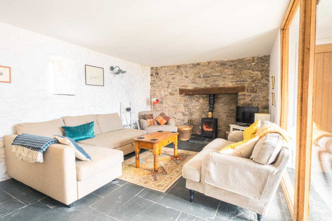 St Davids Hideaway With Roll-Top Bath & Log Burner מראה חיצוני תמונה