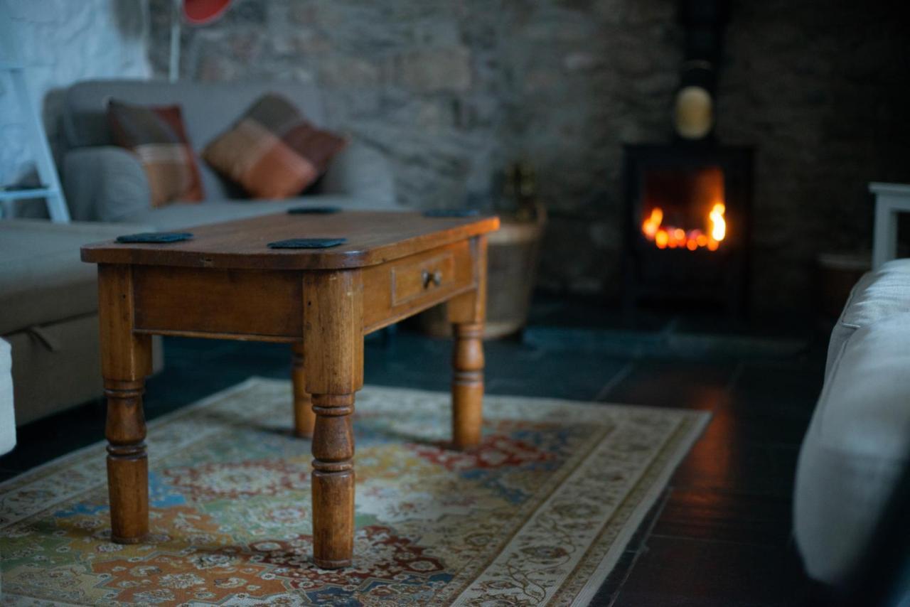 St Davids Hideaway With Roll-Top Bath & Log Burner מראה חיצוני תמונה
