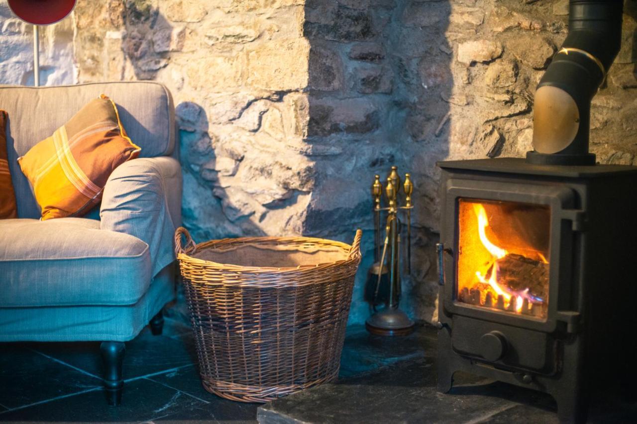 St Davids Hideaway With Roll-Top Bath & Log Burner מראה חיצוני תמונה